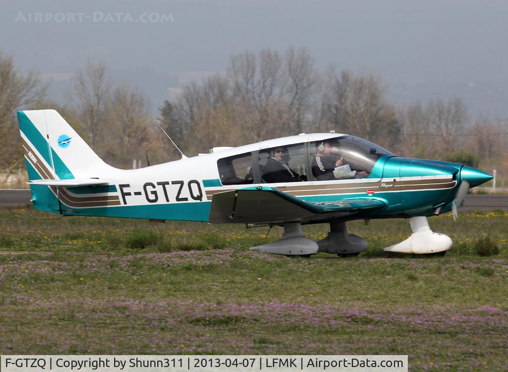F-GTZQ, Robin DR-400-180 Regent C/N 2446, Taxiing for departure...