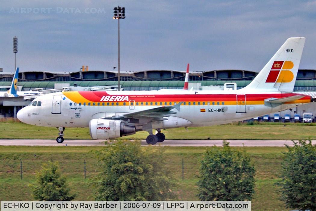 EC-HKO, 2000 Airbus A319-111 C/N 1362, Airbus A319-111 [1362] (Iberia) Paris-CDG 09/07/2006