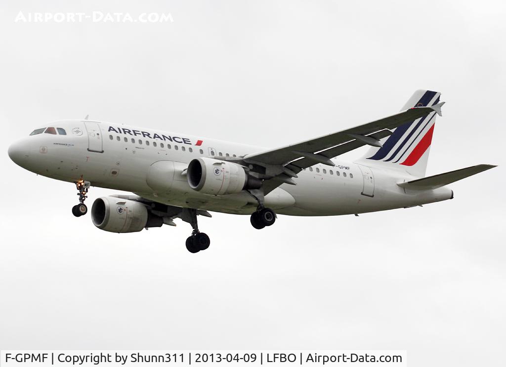 F-GPMF, 1996 Airbus A319-113 C/N 637, Landing rwy 32L in modified new c/s