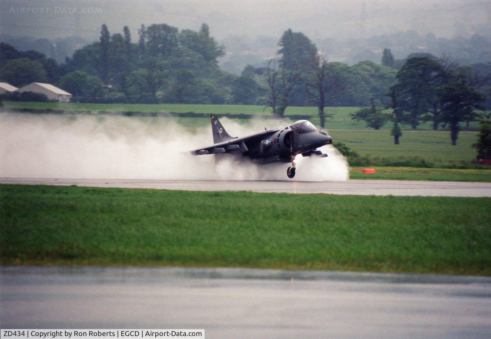ZD434, 1989 British Aerospace Harrier GR.7 C/N P46, A very wet Woodford Airshow