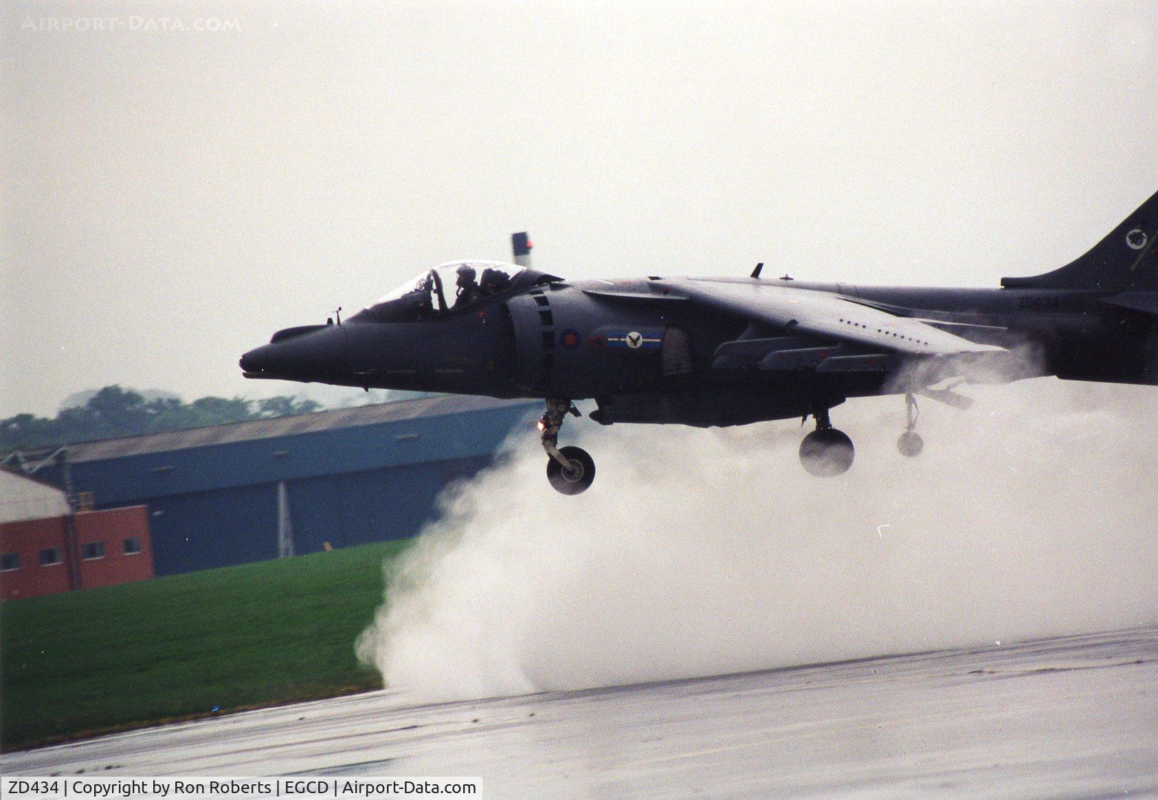 ZD434, 1989 British Aerospace Harrier GR.7 C/N P46, A very wet Woodford Airshow