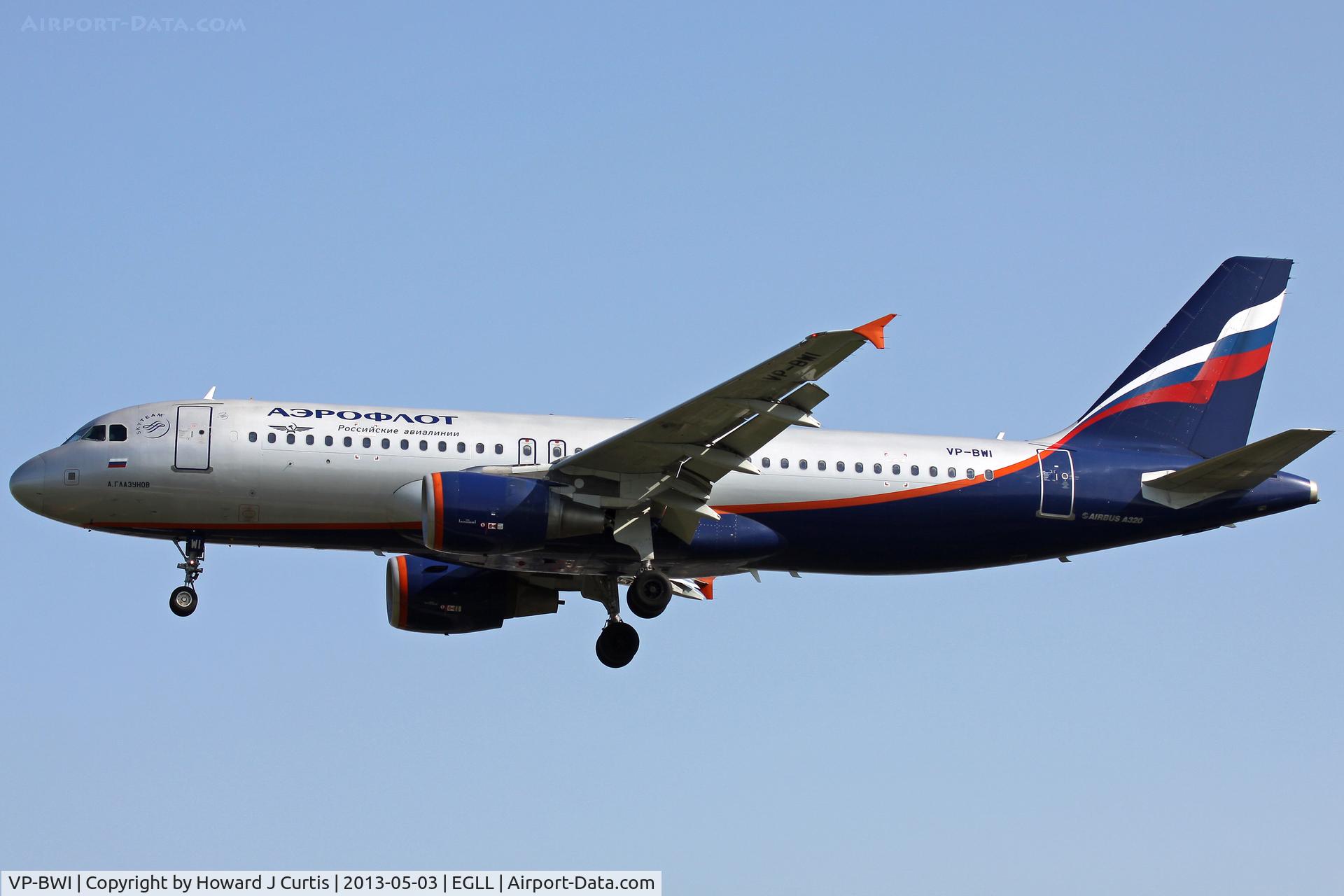 VP-BWI, 2004 Airbus A320-214 C/N 2163, Aeroflot, on approach to runway 27L.