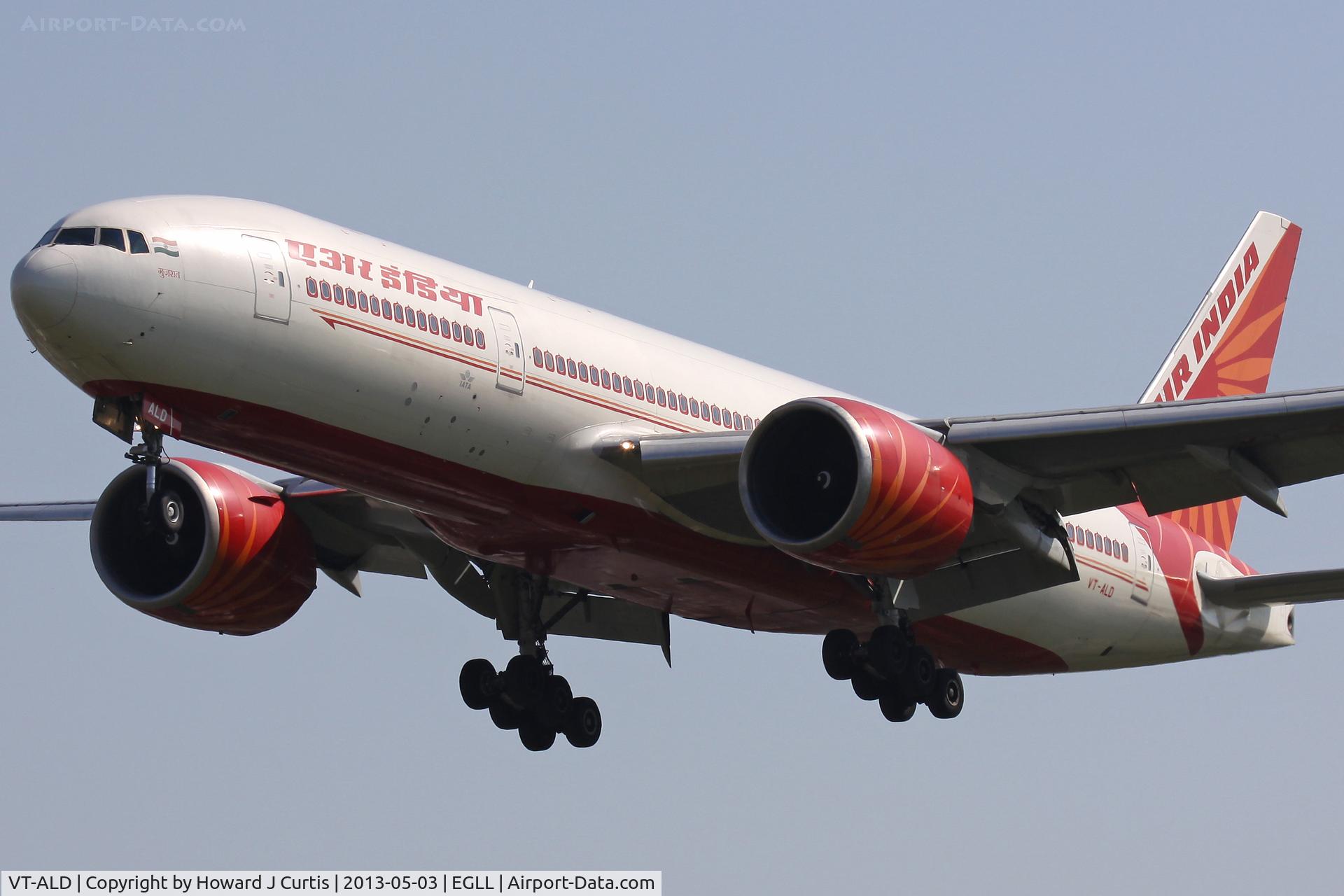 VT-ALD, 2007 Boeing 777-237/LR C/N 36303, Air India, on approach to runway 27L.