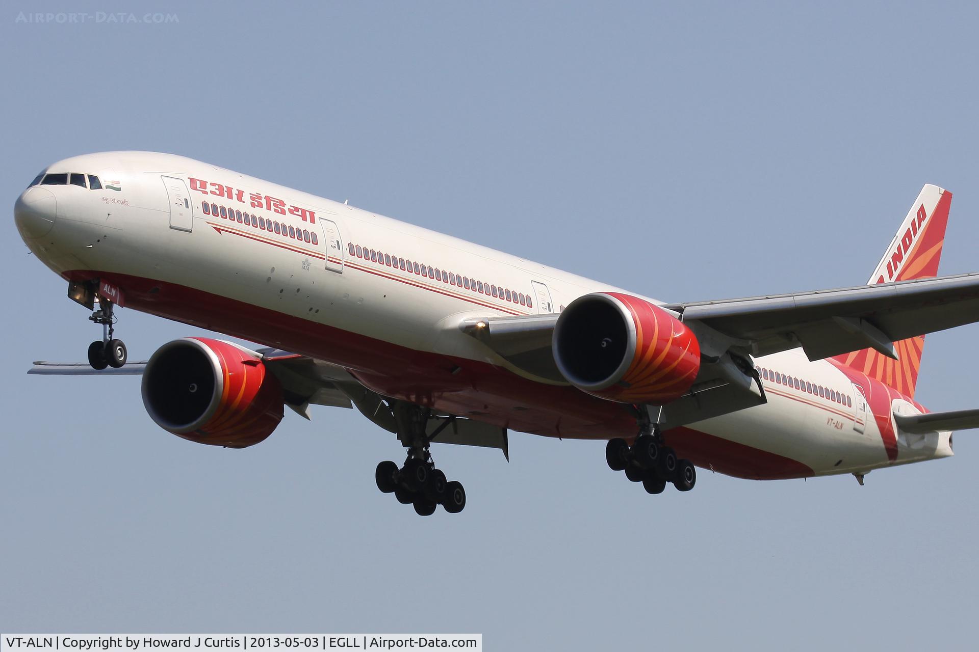 VT-ALN, 2008 Boeing 777-337/ER C/N 36312, Air India, on approach to runway 27L.