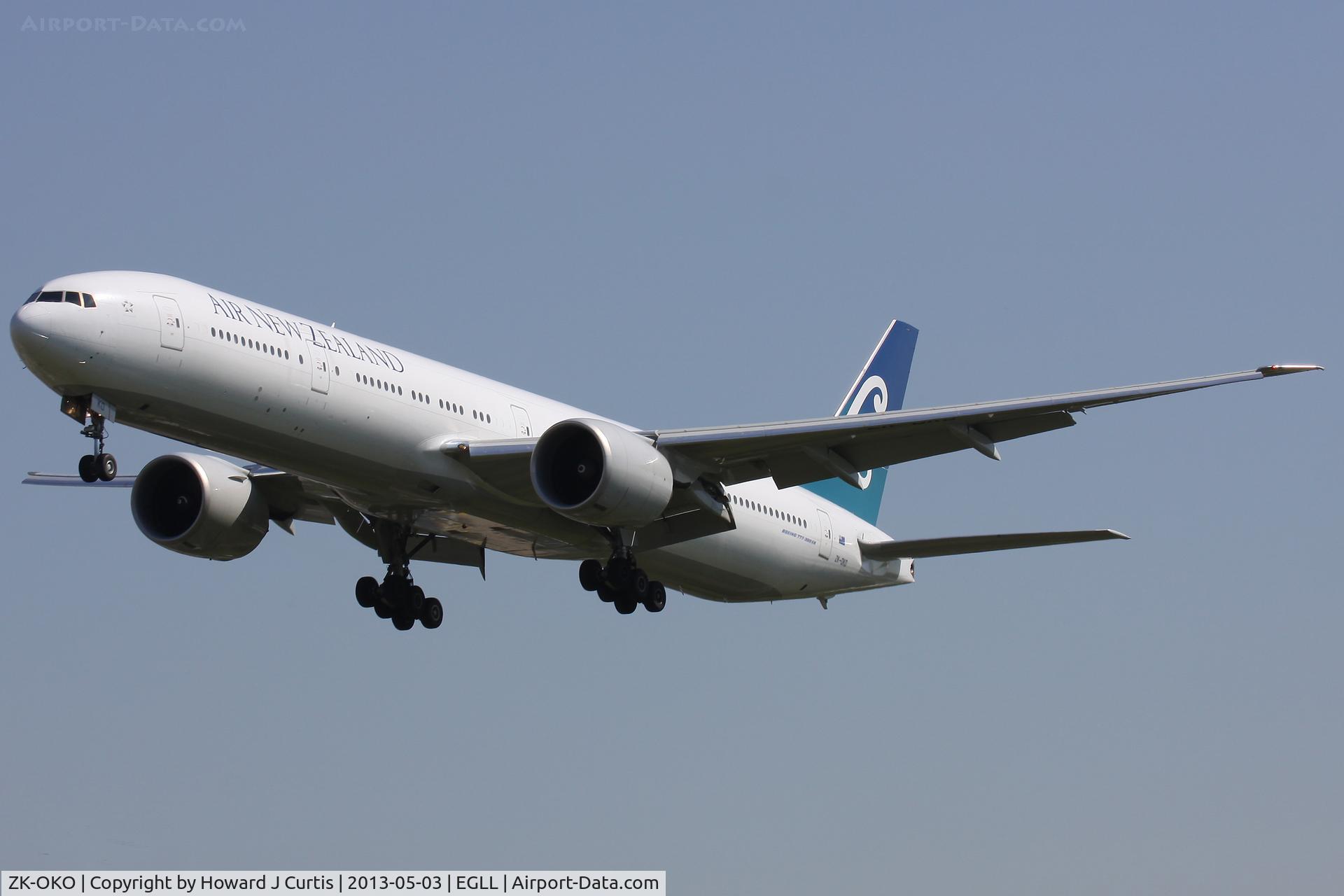 ZK-OKO, 2011 Boeing 777-306/ER C/N 38407, Air New Zealand, on approach to runway 27L.