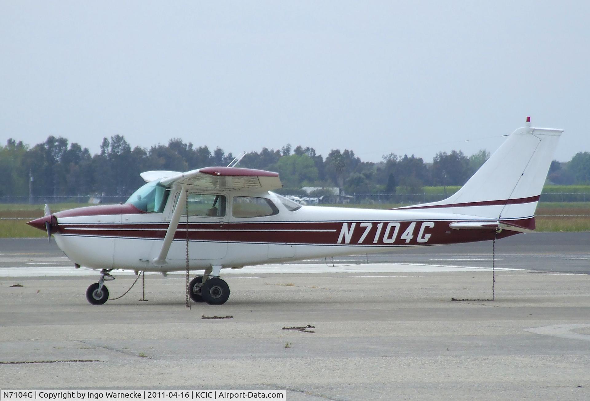 N7104G, 1969 Cessna 172K Skyhawk C/N 17258804, Cessna 172K at Chico municipal airport