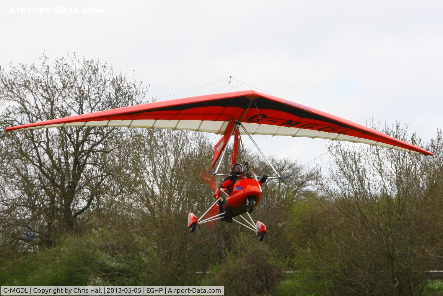 G-MGDL, 1998 Pegasus Quantum 15 C/N 7400, at the LAA Microlight Trade Fair, Popham