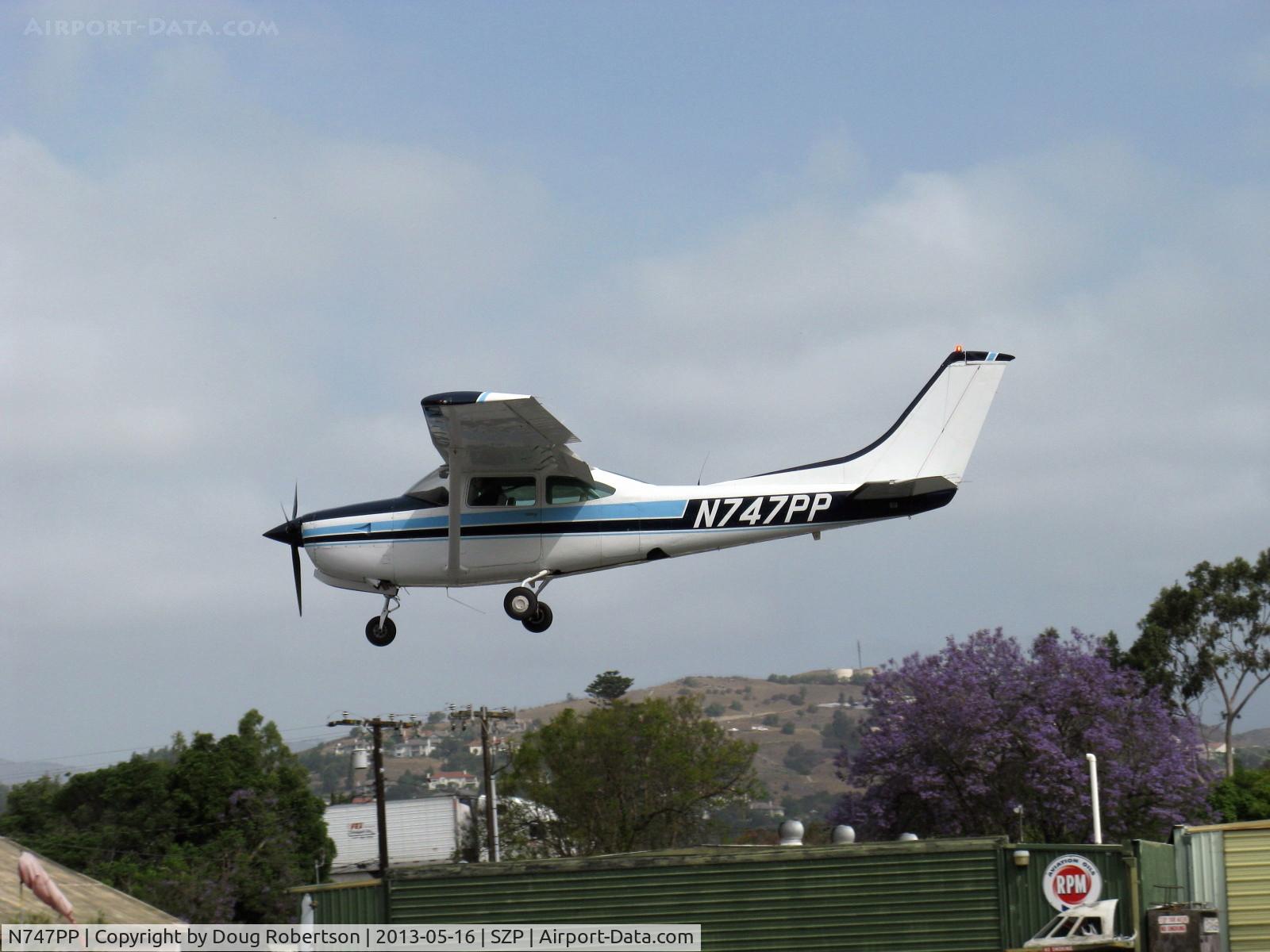 N747PP, 1980 Cessna 182R Skylane C/N R18201587, 1980 Cessna 182R SKYLANE RG, Lycoming O-540-J3C5D 235 Hp, on final Rwy 22