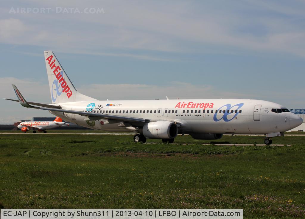 EC-JAP, 2004 Boeing 737-85P C/N 33971, Taxiing holding point rwy 14L for departure with additional stickers on right side, different from the left...