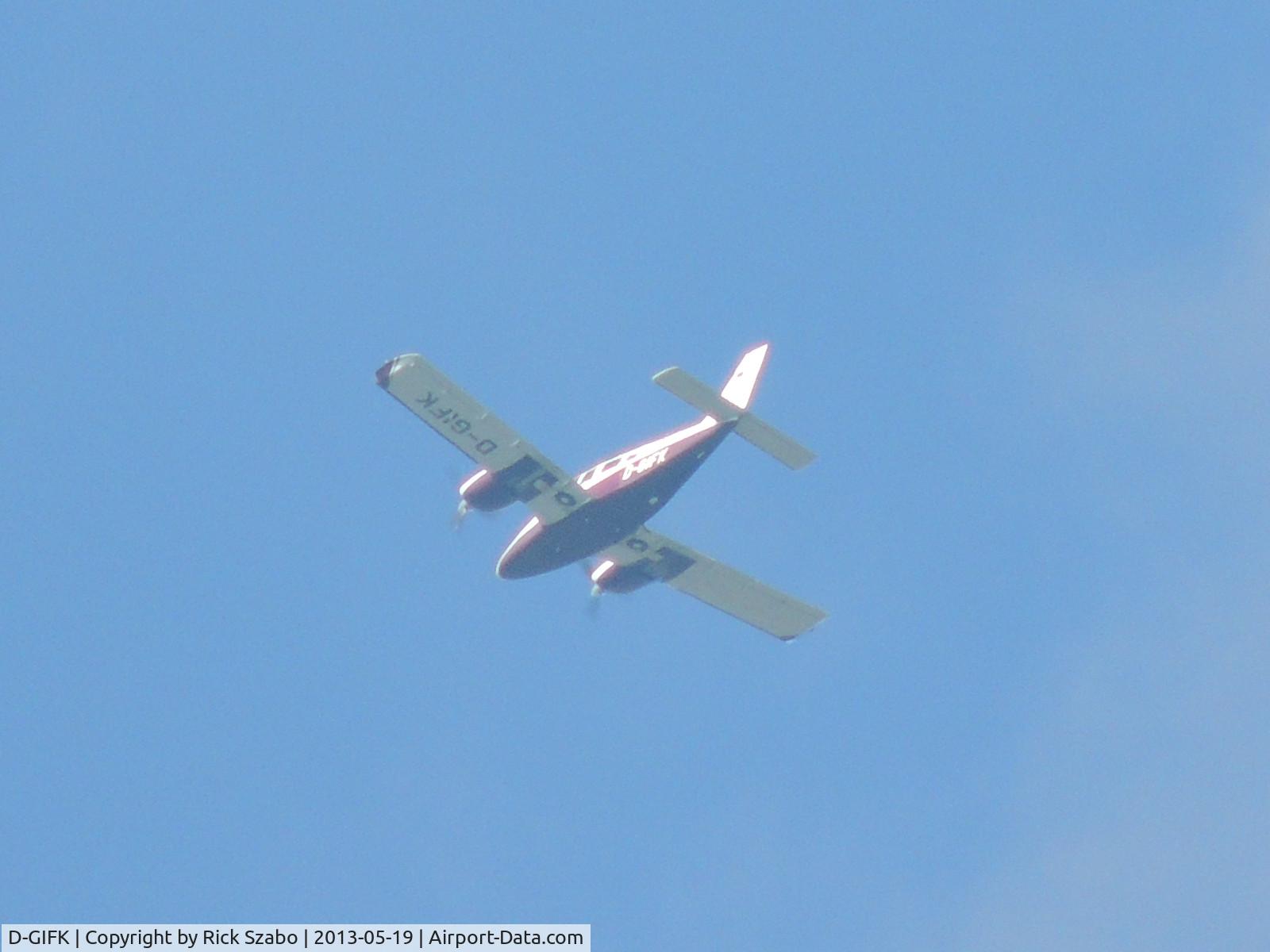 D-GIFK, Piper PA-34-220T Seneca III C/N 34-8333028, D-GIFK over Regensburg/Germany