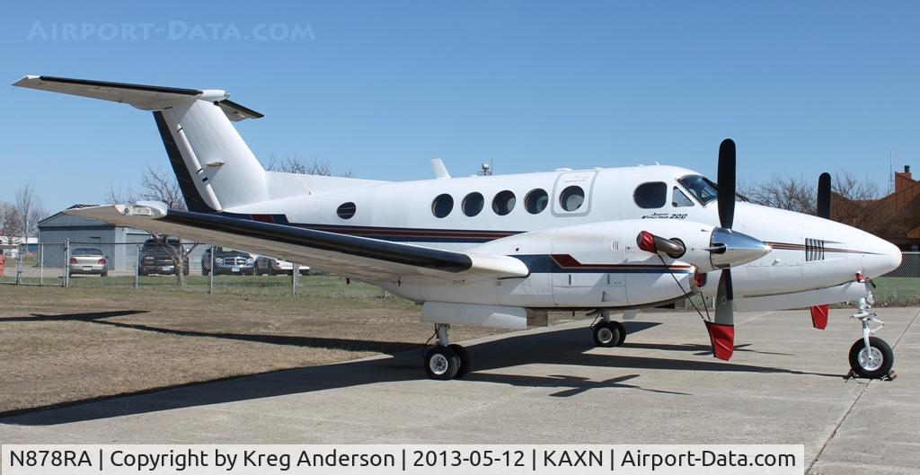 N878RA, 1975 Beech 200 Super King Air C/N BB-34, Beech 200 Super King Air on the ramp.