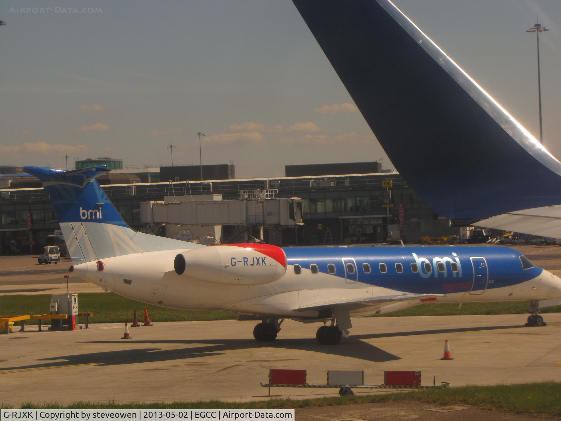 G-RJXK, 2001 Embraer ERJ-135ER (EMB-135ER) C/N 145494, bmi regional taken while taxing out