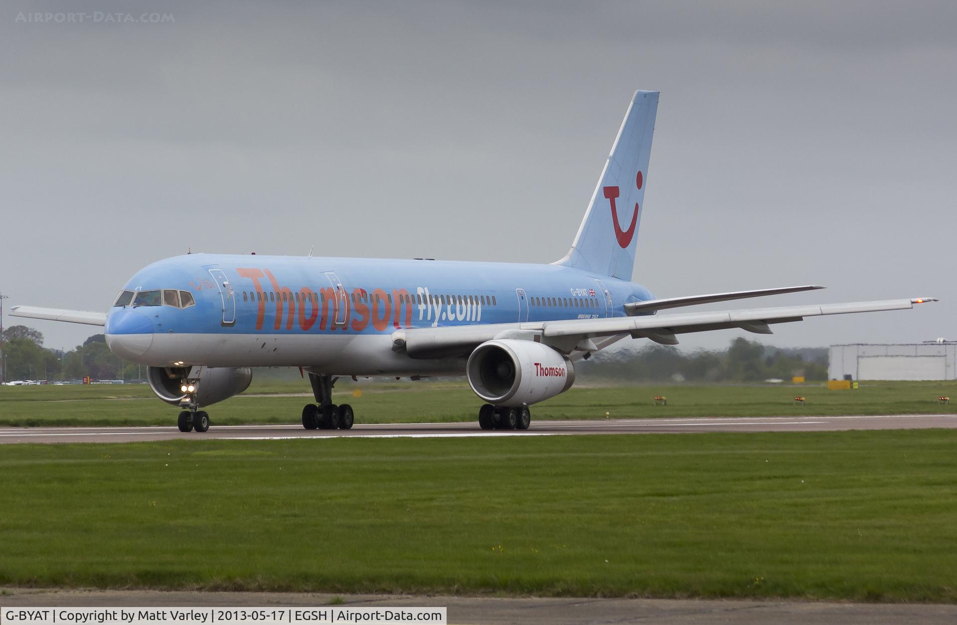 G-BYAT, 1994 Boeing 757-204 C/N 27208, About to depart a gloomy NWI...