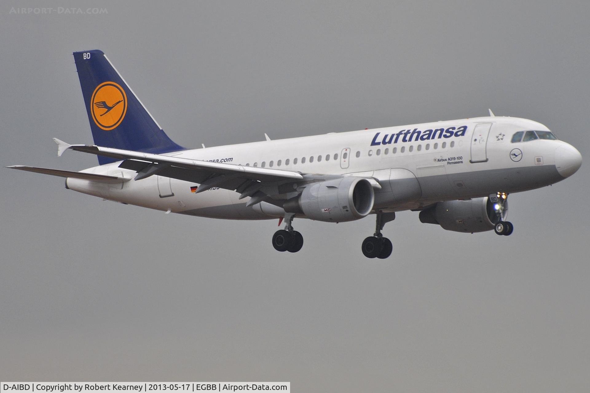 D-AIBD, 2010 Airbus A319-112 C/N 4455, On short finals for r/w 33