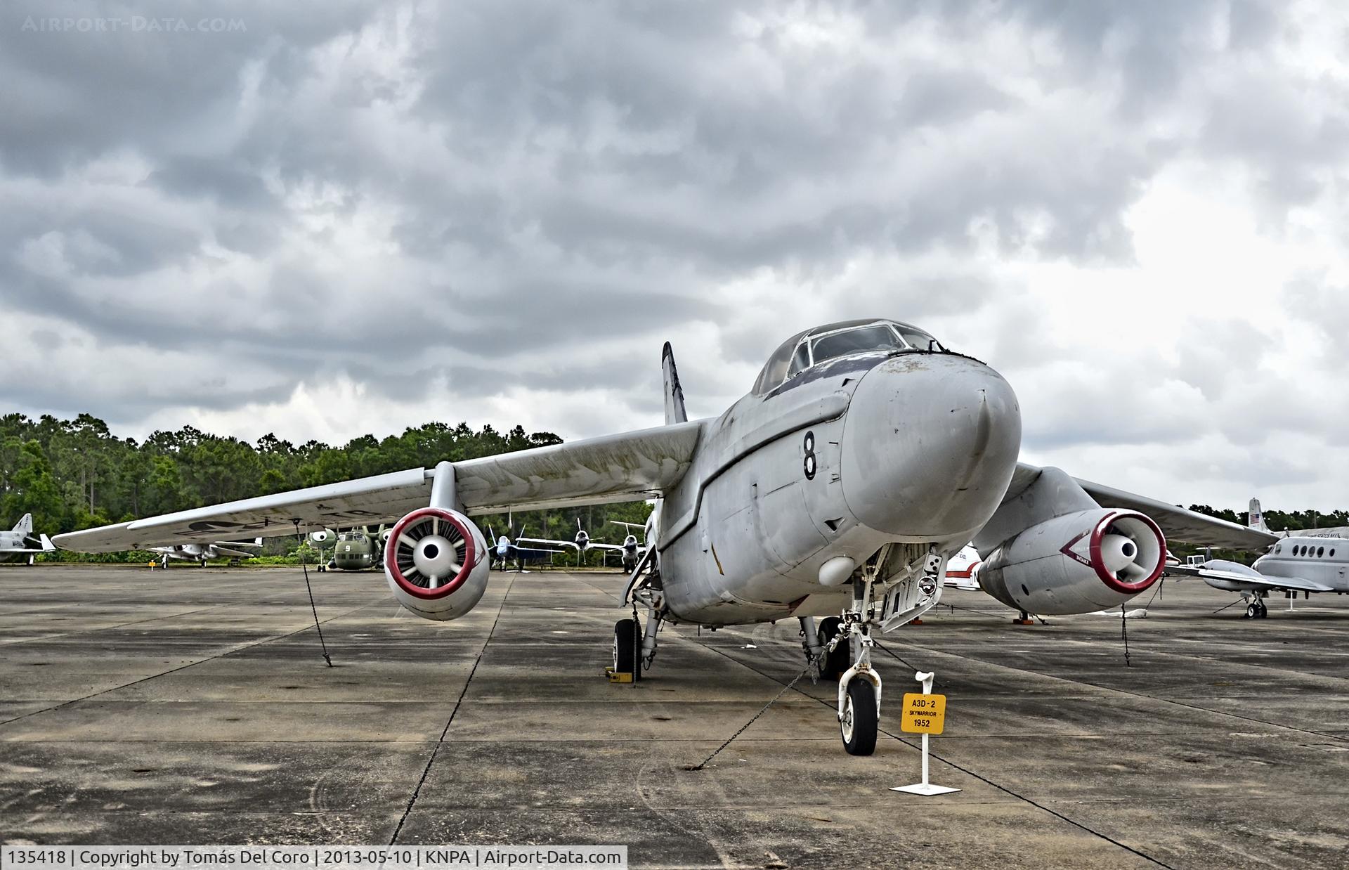 135418, Douglas A-3A Skywarrior C/N 10311, Douglas A3D-2 (NA-3A) Skywarrior BuNo 135418 (C/N 10311)

National Naval Aviation Museum
TDelCoro
May 10, 2013