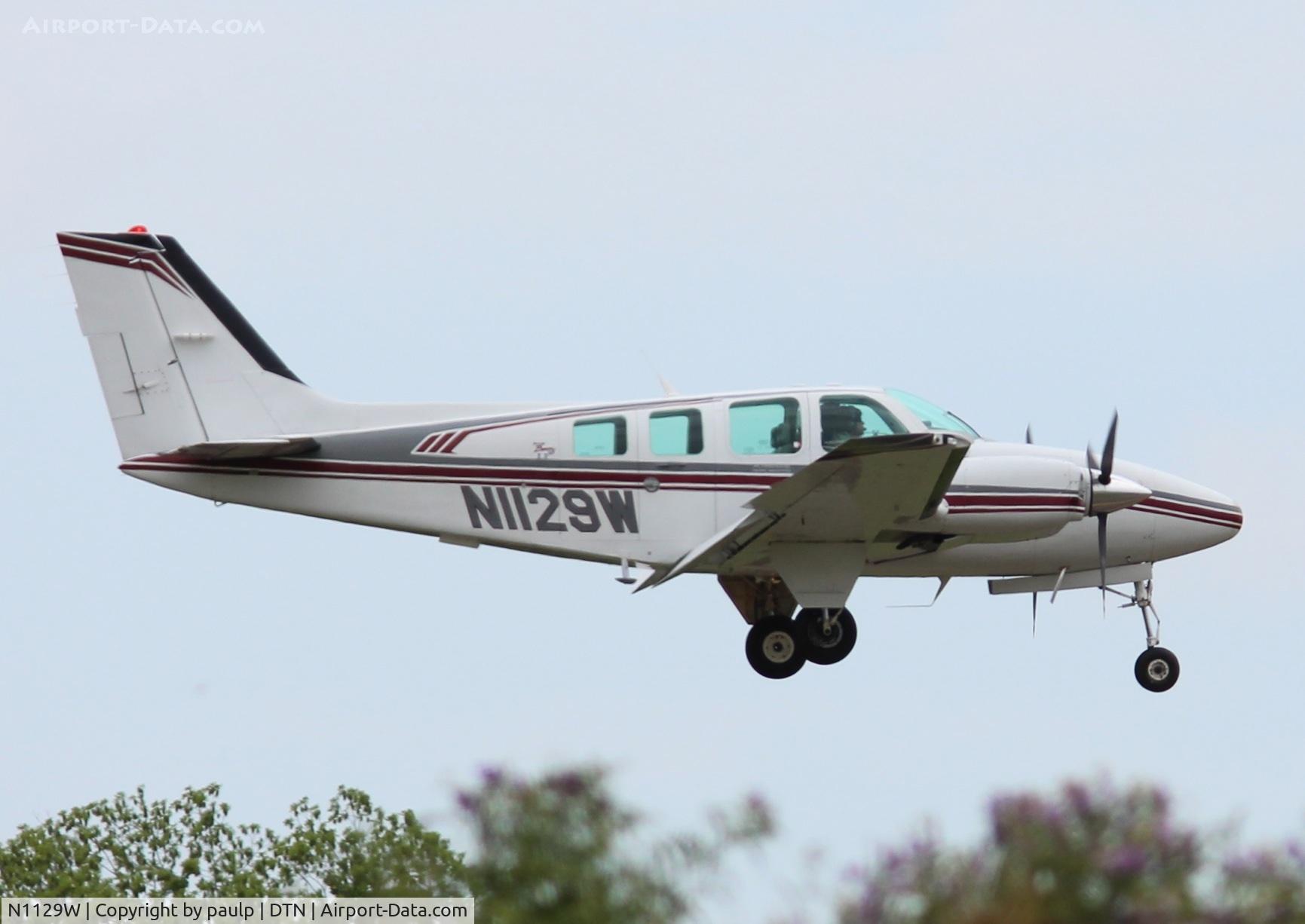 N1129W, 1997 Raytheon Aircraft Company 58 C/N TH-1809, At Downtown Shreveport.