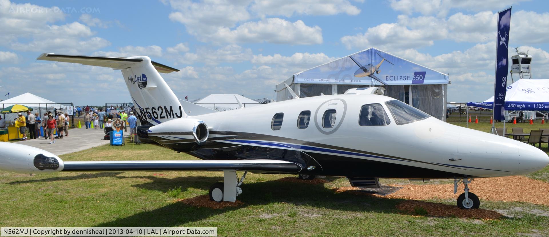 N562MJ, 2008 Eclipse Aviation Corp EA500 C/N 000156, 2008 ECLIPSE AVIATION CORP EA500 AT SUN N FUN