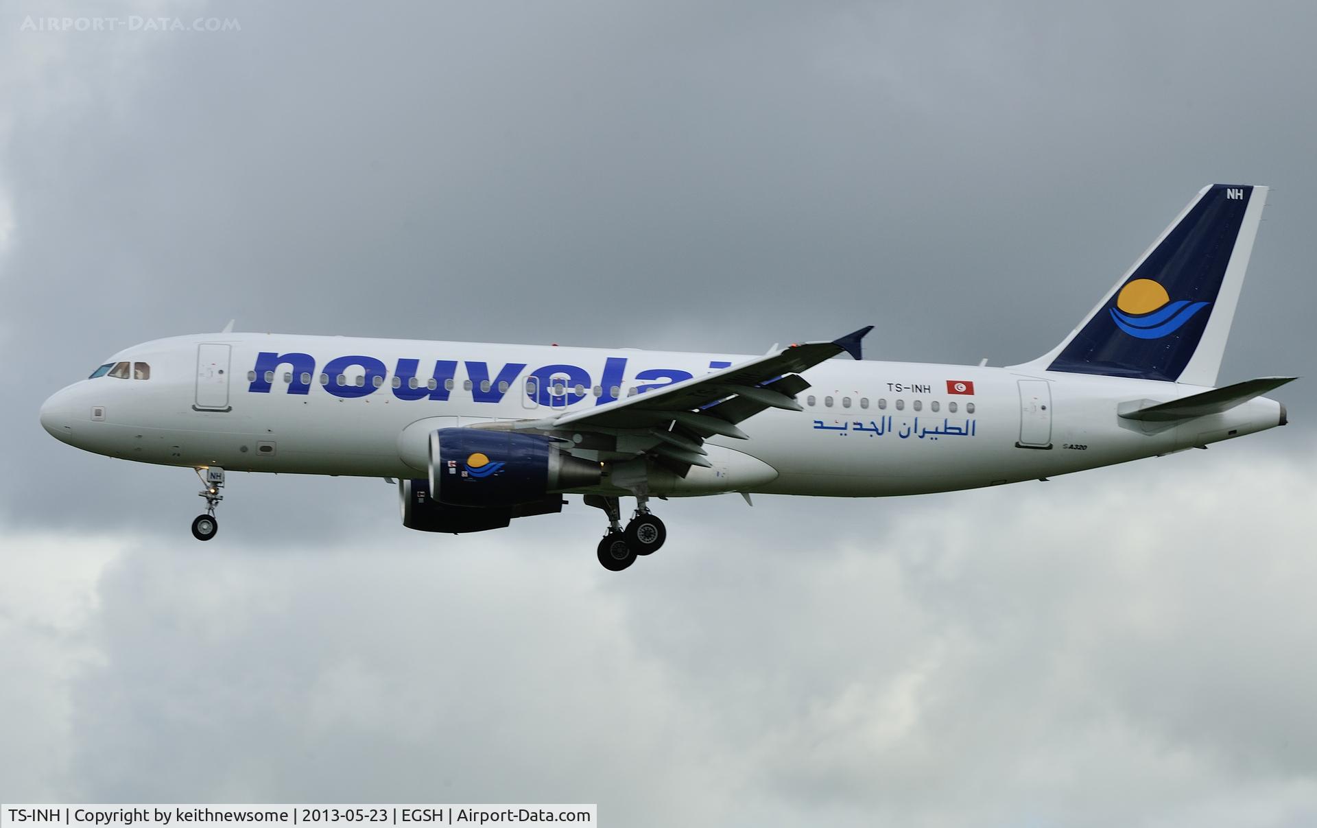 TS-INH, 2011 Airbus A320-214 C/N 4623, Landing onto runway 27.