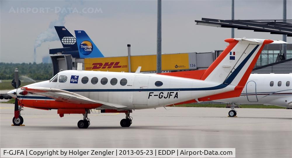 F-GJFA, 1987 Beech B200 King Air C/N BB-1270, Guest on GAT and of World Transport Forum Leipzig....
