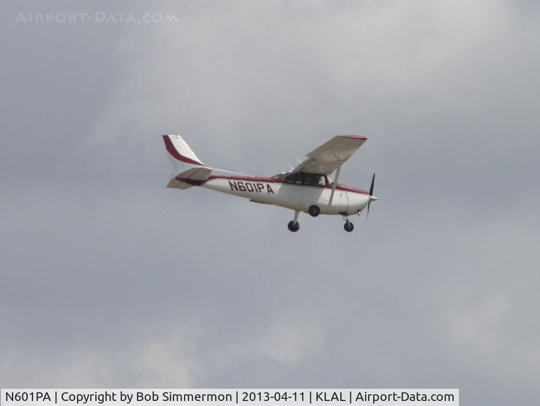 N601PA, 1977 Cessna 172N C/N 17269030, Arriving at Lakeland, FL during Sun N Fun 2013