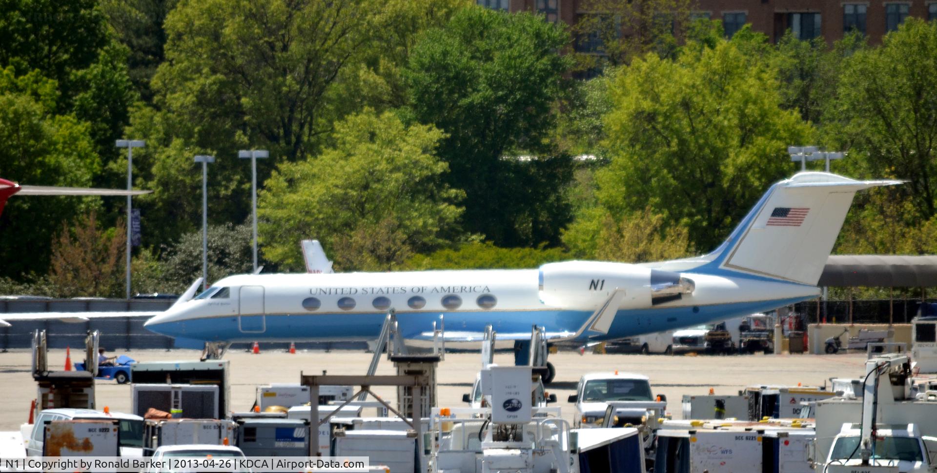 N1, 1988 Gulfstream Aerospace G-IV C/N 1071, National Airport