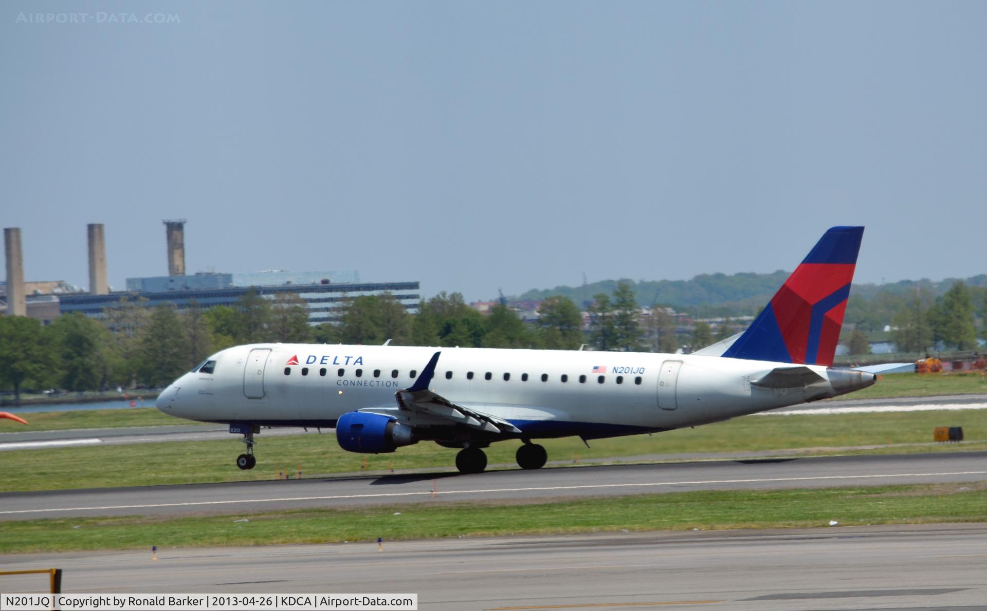 N201JQ, 2008 Embraer 175LR (ERJ-170-200LR) C/N 17000235, Nose wheel lift off National