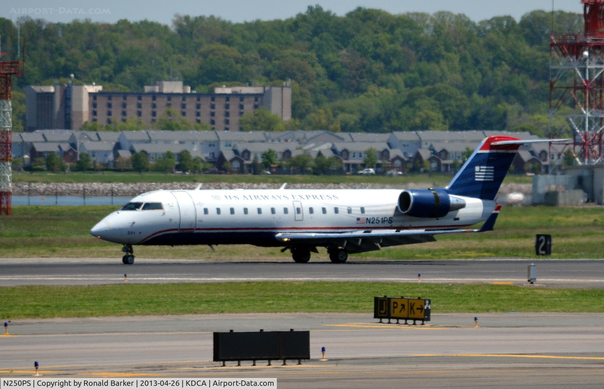 N250PS, 2004 Bombardier CRJ-200ER (CL-600-2B19) C/N 7929, Approach National