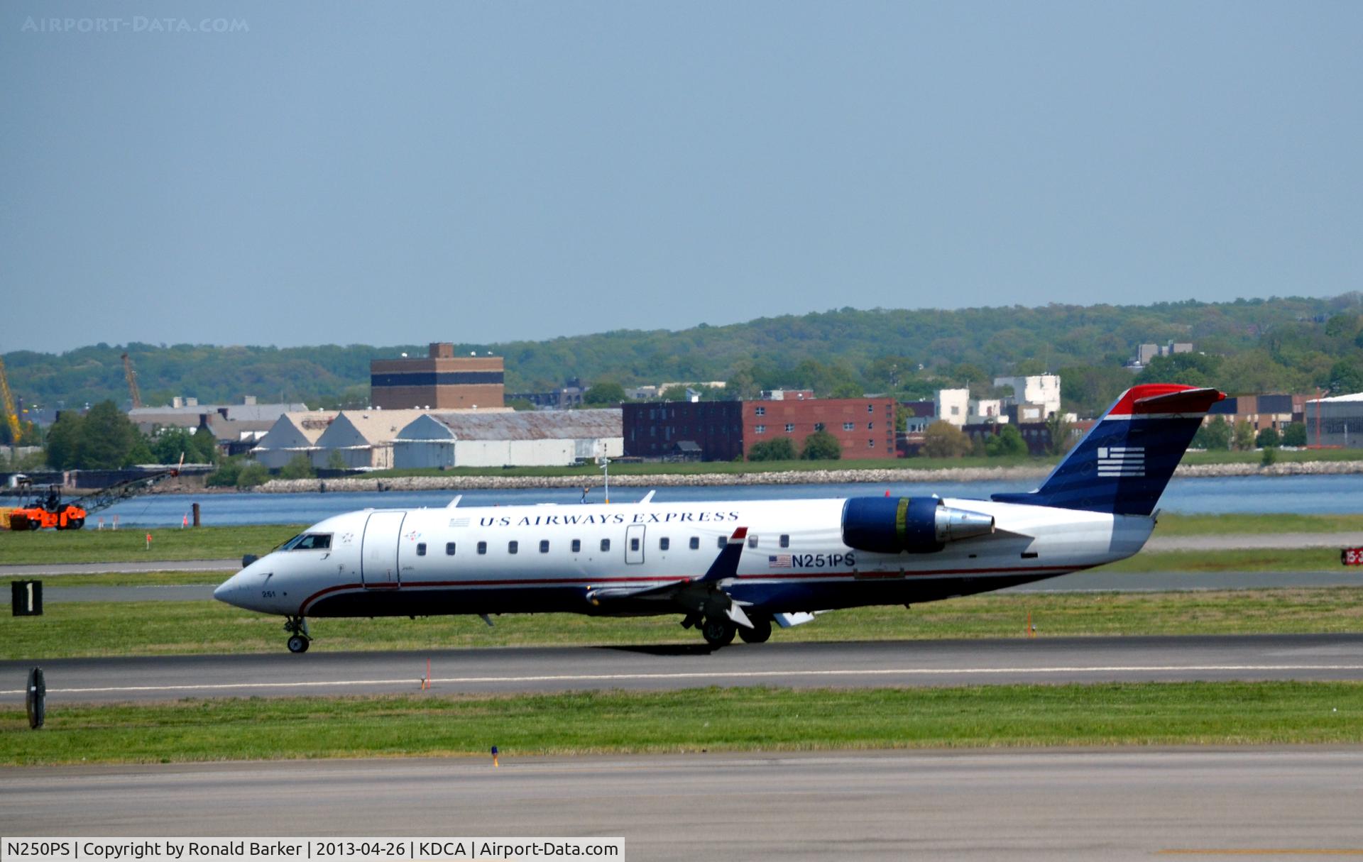 N250PS, 2004 Bombardier CRJ-200ER (CL-600-2B19) C/N 7929, Landing DCA