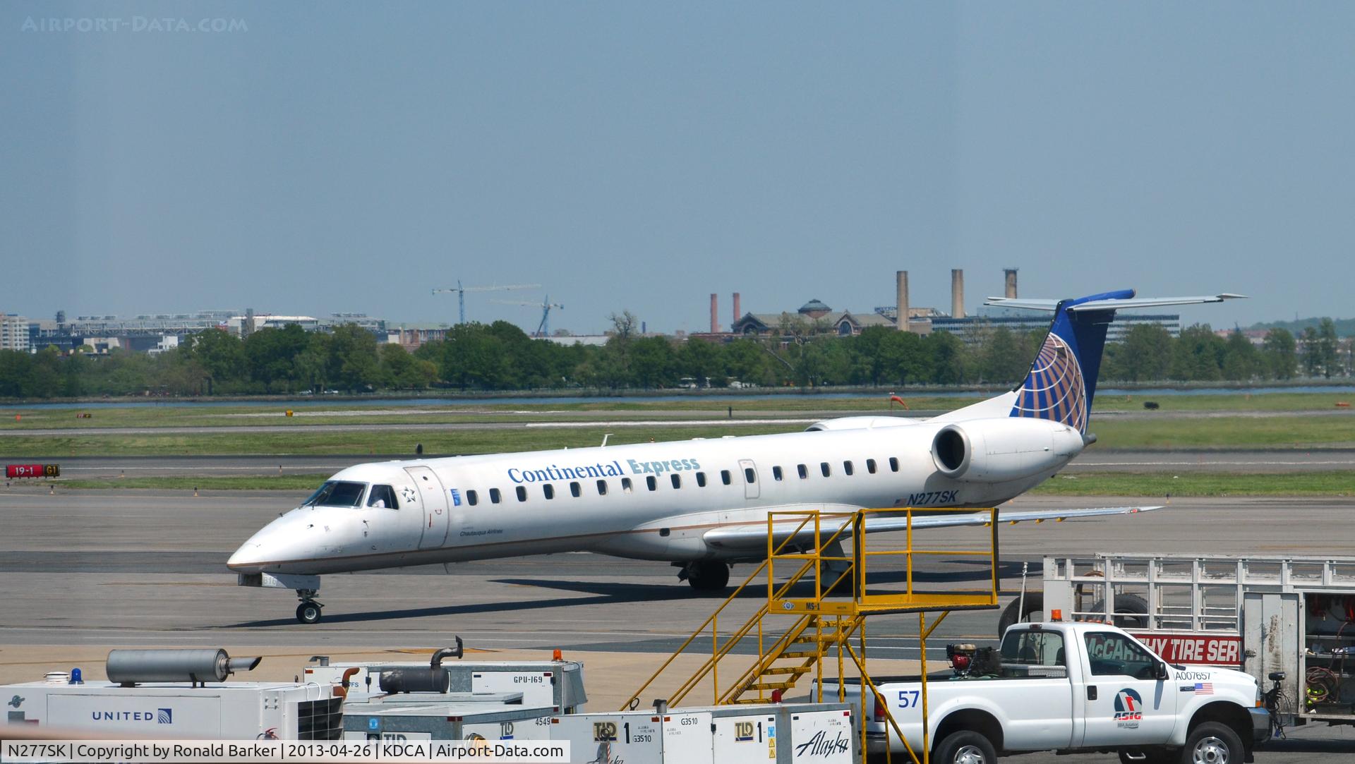 N277SK, 2000 Embraer ERJ-145LR (EMB-145LR) C/N 145355, Taxi to parking
