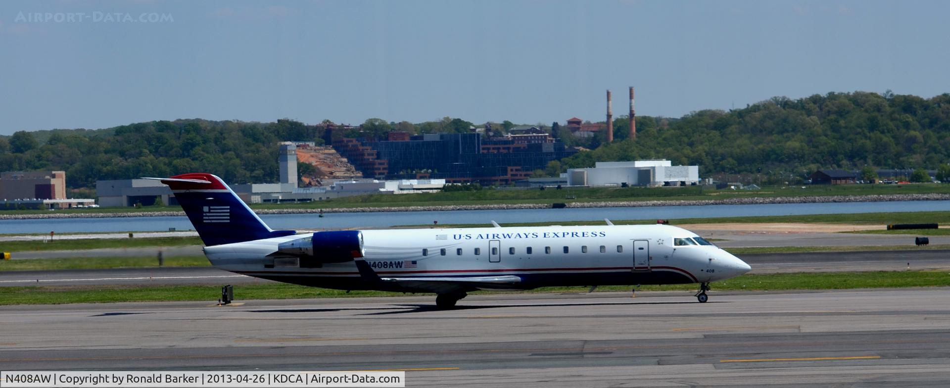 N408AW, 2001 Bombardier CRJ-200LR (CL-600-2B19) C/N 7568, Taxi DCA