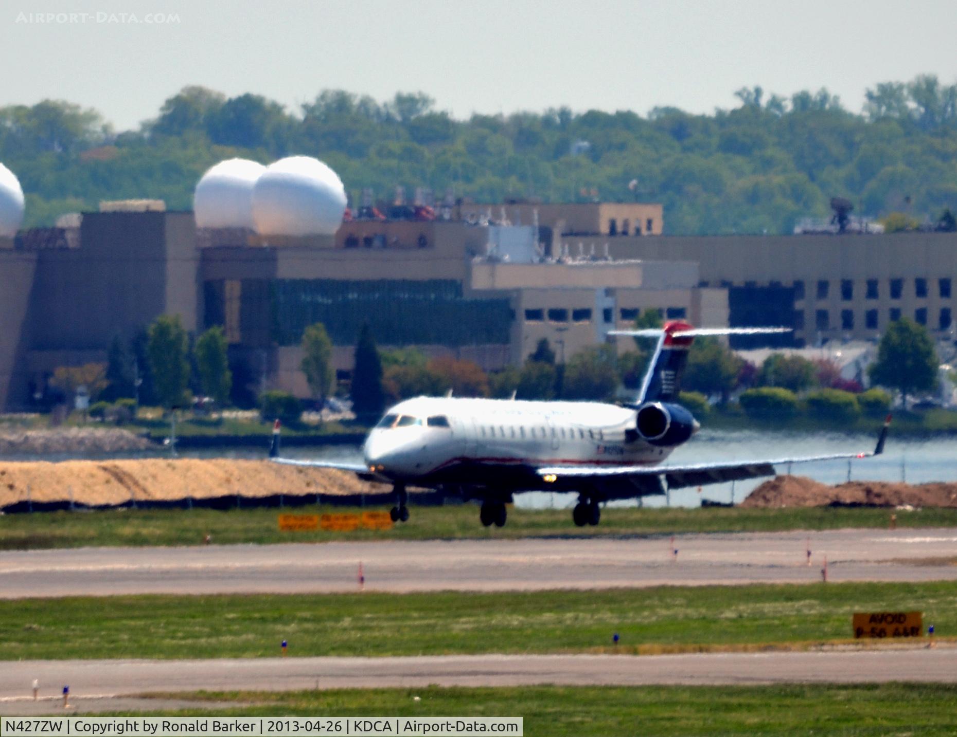 N427ZW, 2002 Bombardier CRJ-200LR (CL-600-2B19) C/N 7685, Approach DCA