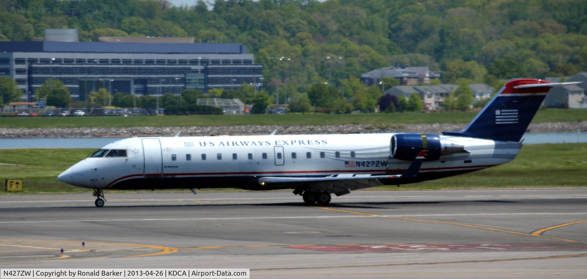 N427ZW, 2002 Bombardier CRJ-200LR (CL-600-2B19) C/N 7685, Landing  DCA