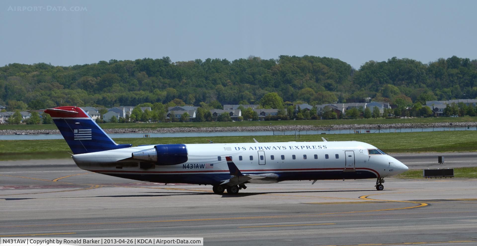 N431AW, 1998 Bombardier CRJ-200ER (CL-600-2B19) C/N 7256, Taxi DCA