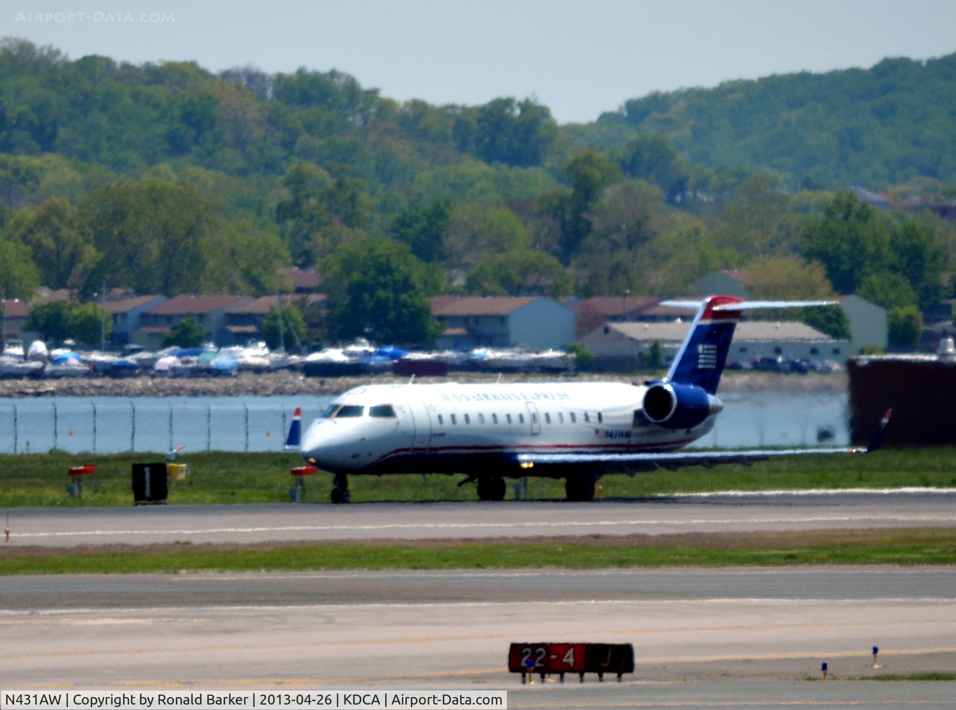 N431AW, 1998 Bombardier CRJ-200ER (CL-600-2B19) C/N 7256, Takeoff DCA