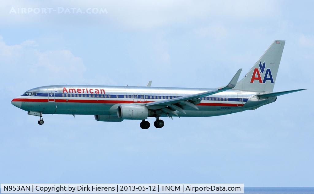 N953AN, 2001 Boeing 737-823 C/N 29539, On final to rwy 10