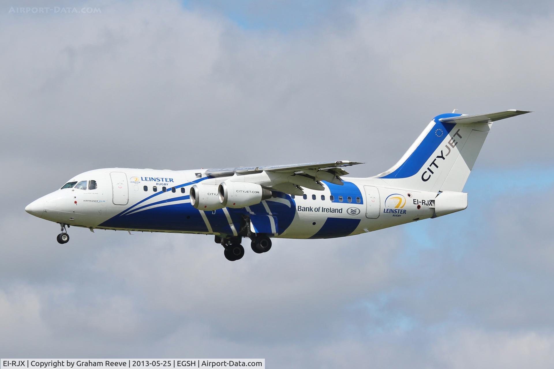 EI-RJX, 2000 BAe Systems Avro 146-RJ85A C/N E.2372, About to touch down at Norwich.