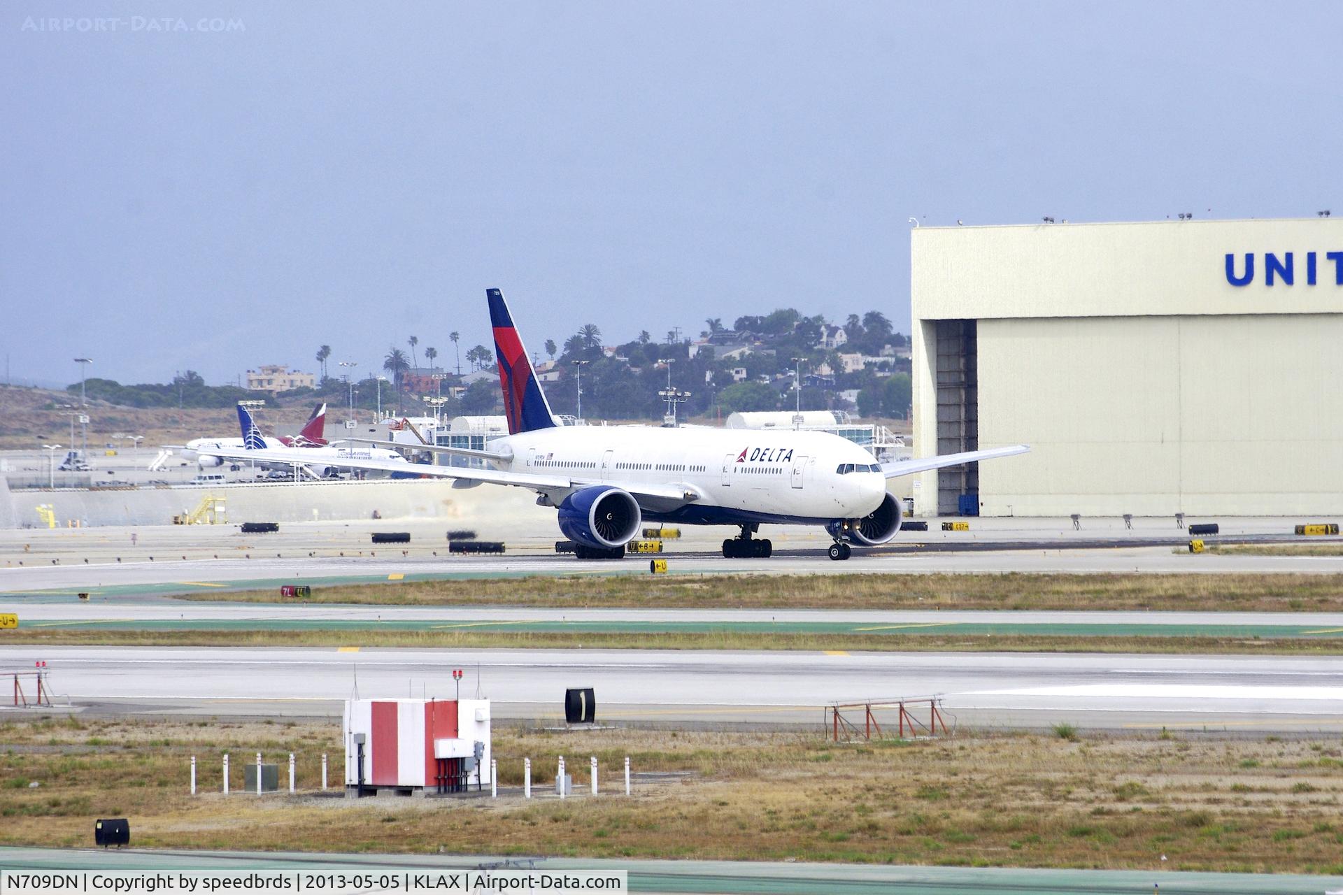 N709DN, 2010 Boeing 777-232/LR C/N 40559, Delta Airlines 777-200