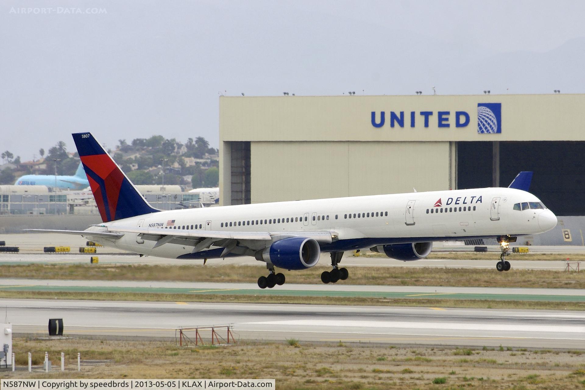 N587NW, 2002 Boeing 757-351 C/N 32986, Delta Airlines 757-300