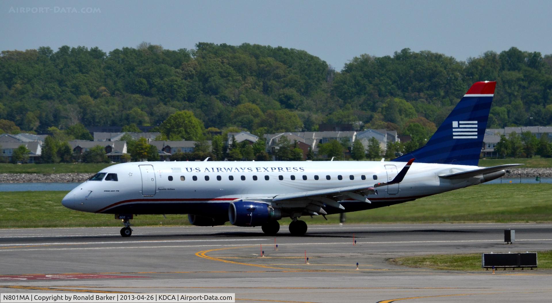N801MA, 2004 Embraer 170SU (ERJ-170-100SU) C/N 17000012, Takeoff roll