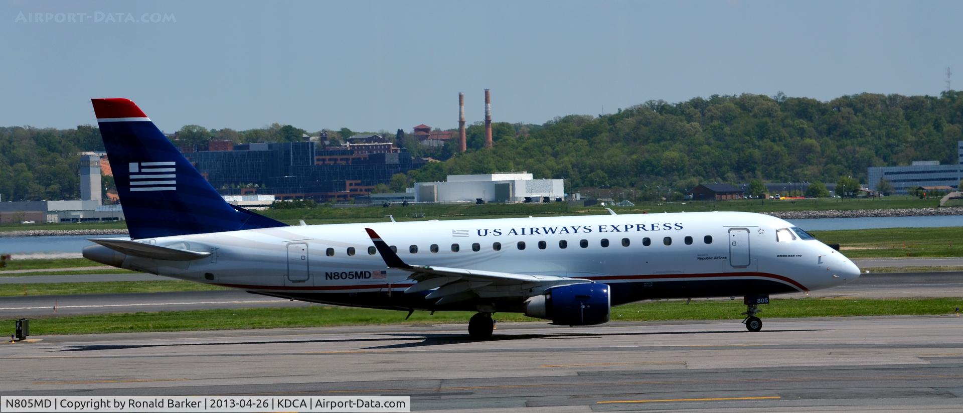 N805MD, 2004 Embraer 170SU (ERJ-170-100SU) C/N 17000018, Taxi DCA