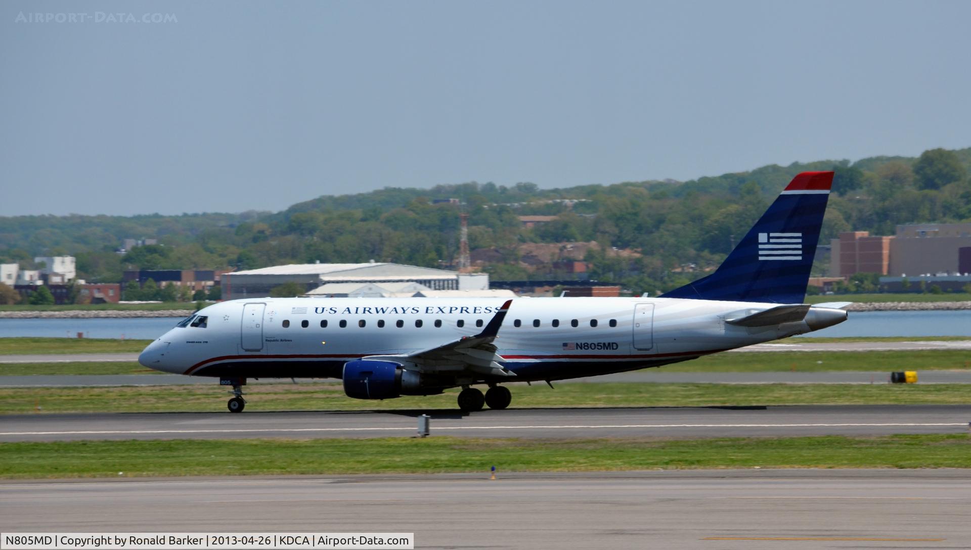 N805MD, 2004 Embraer 170SU (ERJ-170-100SU) C/N 17000018, Takeoff roll