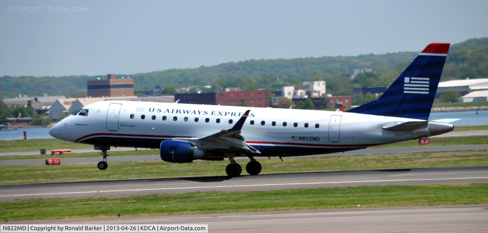 N822MD, 2004 Embraer 170SU (ERJ-170-100SU) C/N 17000043, Nose Wheel Lift Off DCA
