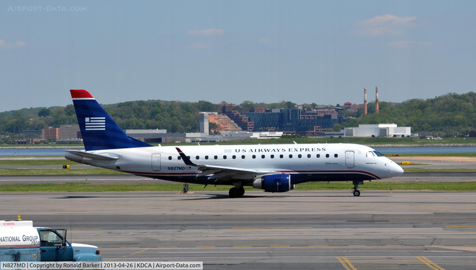 N827MD, 2005 Embraer 170SU (ERJ-170-100SU) C/N 17000047, Taxi DCA