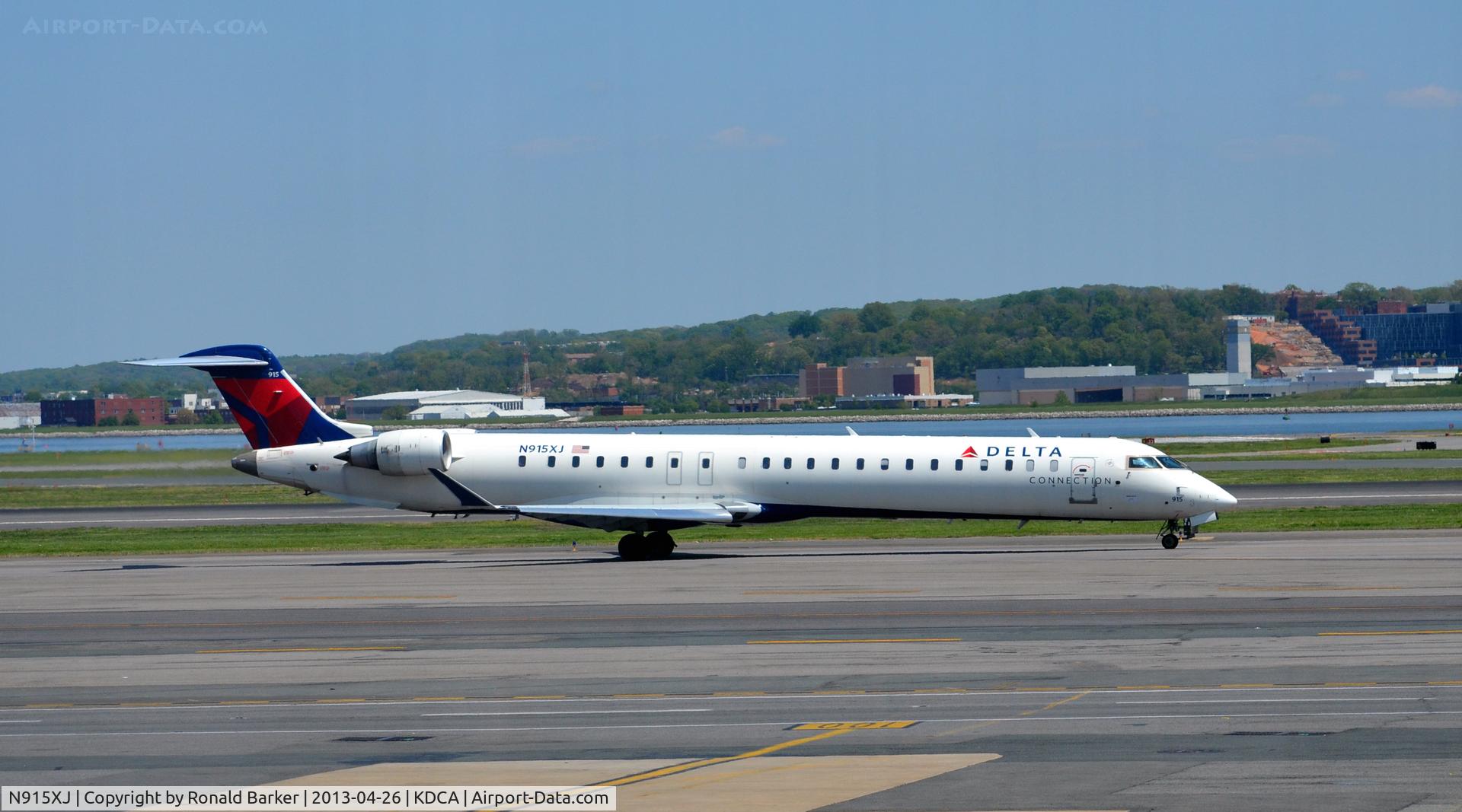 N915XJ, 2007 Bombardier CRJ-900ER (CL-600-2D24) C/N 15150, Taxi DCA