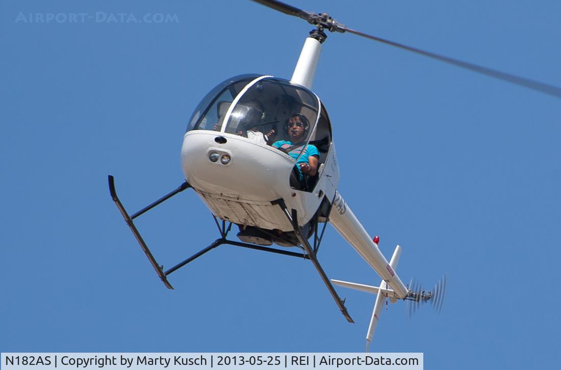 N182AS, 1997 Robinson R22 BETA C/N 2676, On approach to Taxiway 26.