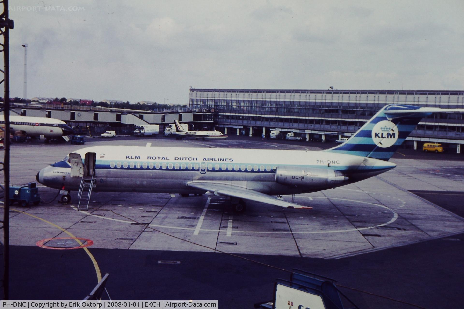 PH-DNC, 1966 Douglas DC-9-15 C/N 45720, PH-DNC at the terminal in CPH