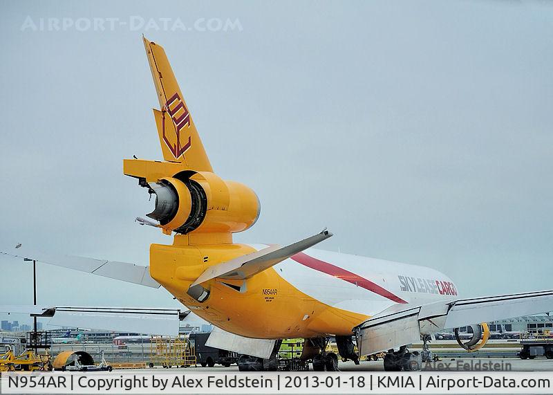 N954AR, McDonnell Douglas MD-11F C/N 48498, Miami