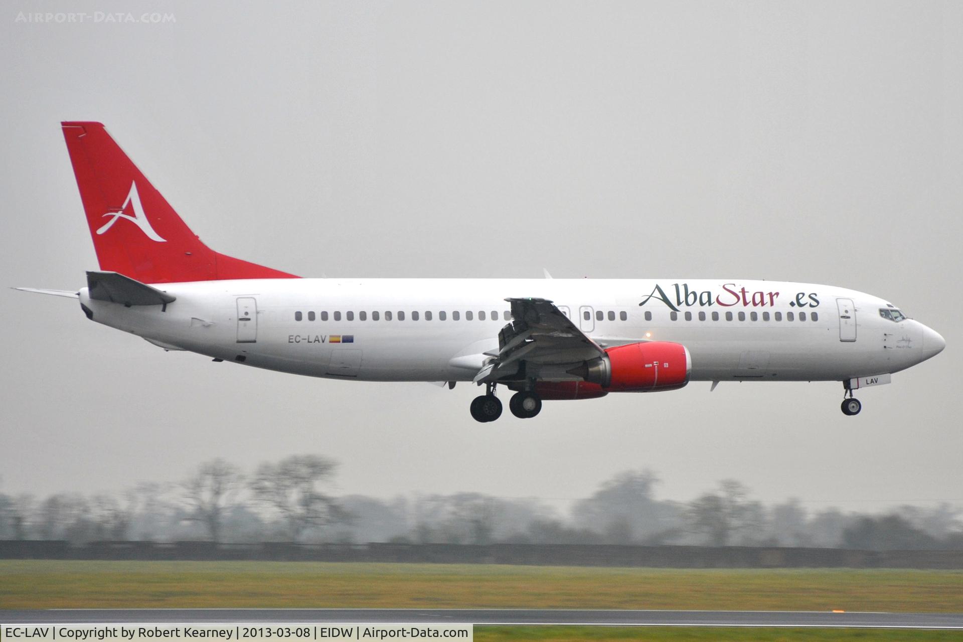 EC-LAV, 1989 Boeing 737-408 C/N 24352, On short finals for r/w 10