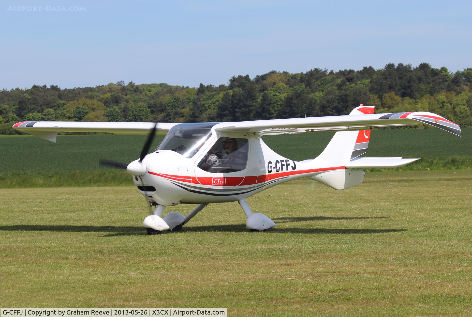 G-CFFJ, 2008 Flight Design CTSW C/N 8391, Just landed at Northrepps.
