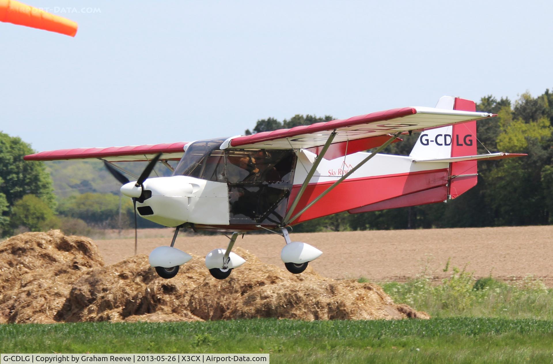 G-CDLG, 2005 Best Off Skyranger 912(2) C/N BMAA/HB/387, Just about to touch down at Northrepps.